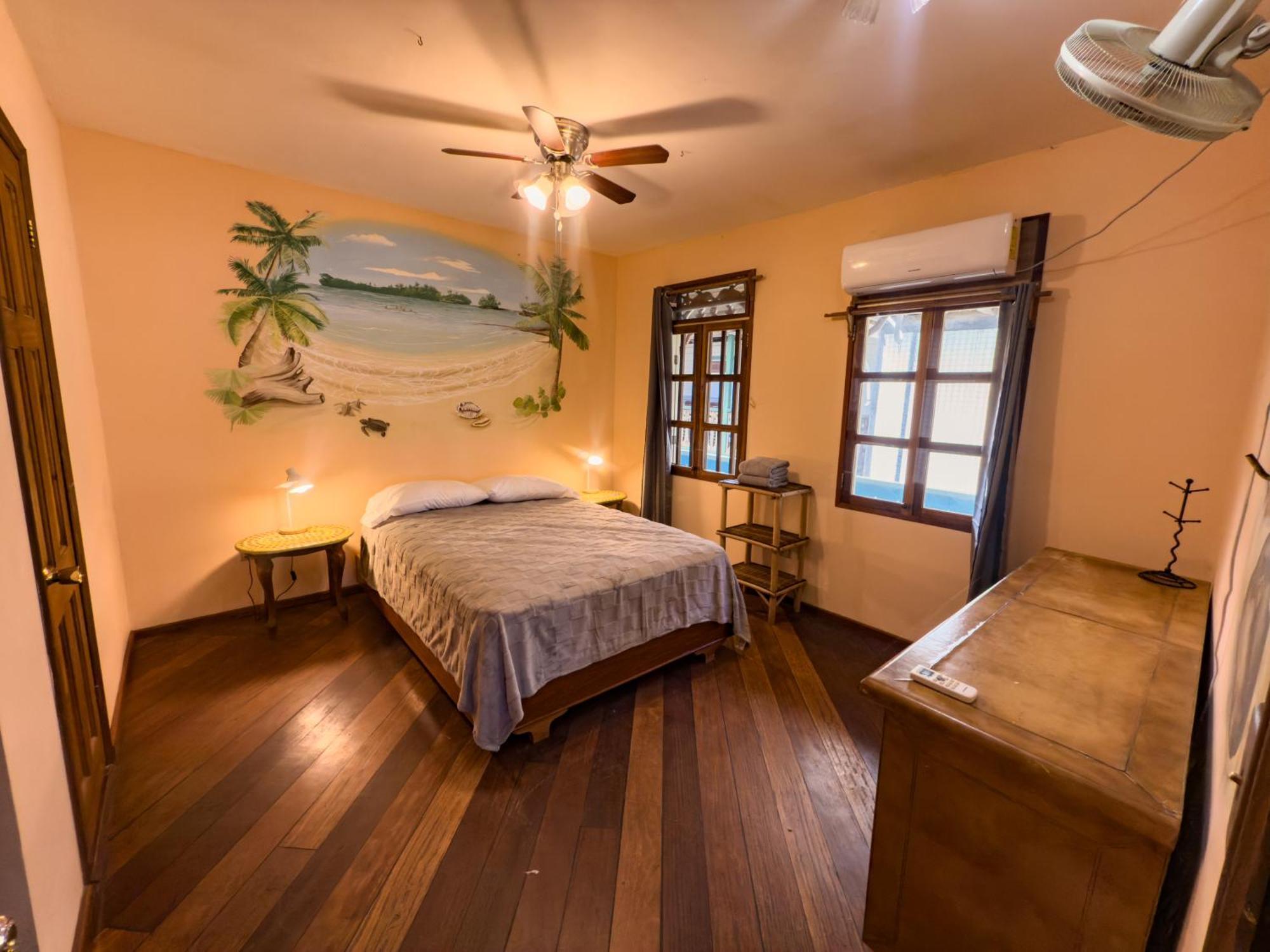 Saigon Bay Bed & Breakfast Bocas Town Phòng bức ảnh
